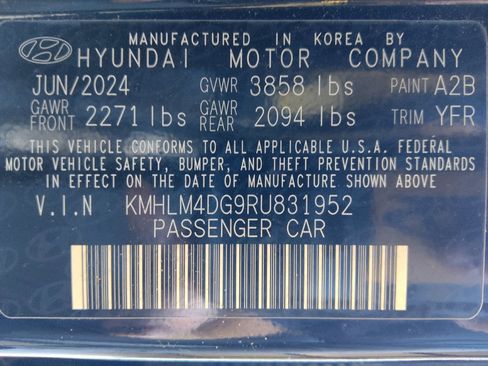 Used 2024 Hyundai Elantra SEL FWD image 33