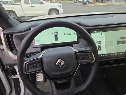 Used 2023 Rivian R1T Adventure image 4