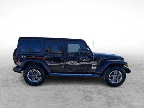Used 2018 Jeep Wrangler Unlimited Sahara image 6