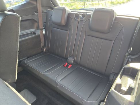 Used 2023 Volkswagen Tiguan SE R-Line FWD image 14