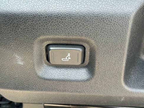 Certified 2024 Toyota Tacoma TRD Off-Road AWD/4WD image 24