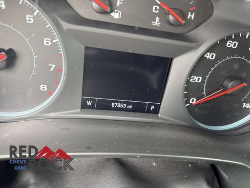 Used 2023 Chevrolet Traverse LT FWD image 9