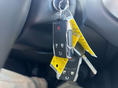 Used 2022 Chevrolet Colorado Z71 image 27