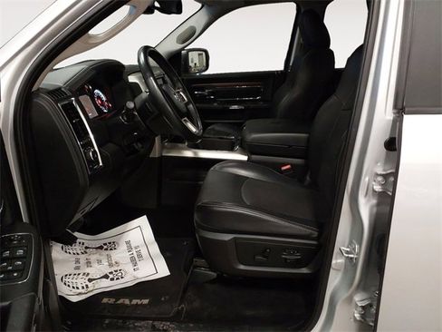 Used 2016 RAM 1500 Laramie image 9