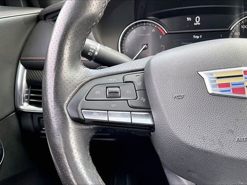 Used 2022 Cadillac XT4 Sport w/ Comfort Package FWD image 17
