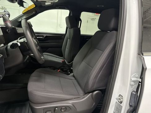 Certified 2025 Chevrolet Tahoe 4WD image 20