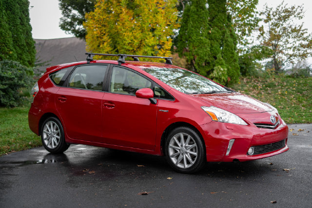 Used 2014 Toyota Prius V Five FWD image 3