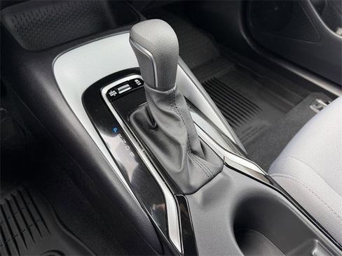 Certified 2025 Toyota Corolla SE image 17