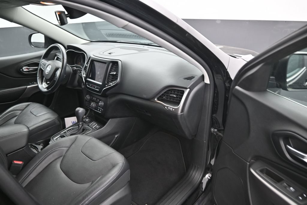Used 2021 Jeep Cherokee Latitude Lux w/ Sun & Sound Group AWD/4WD image 10