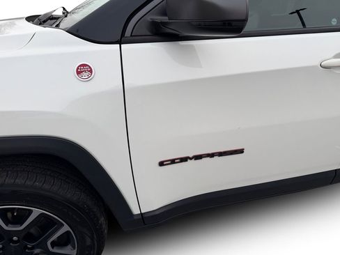 Used 2019 Jeep Compass Trailhawk w/ Cold Weather Group image 17