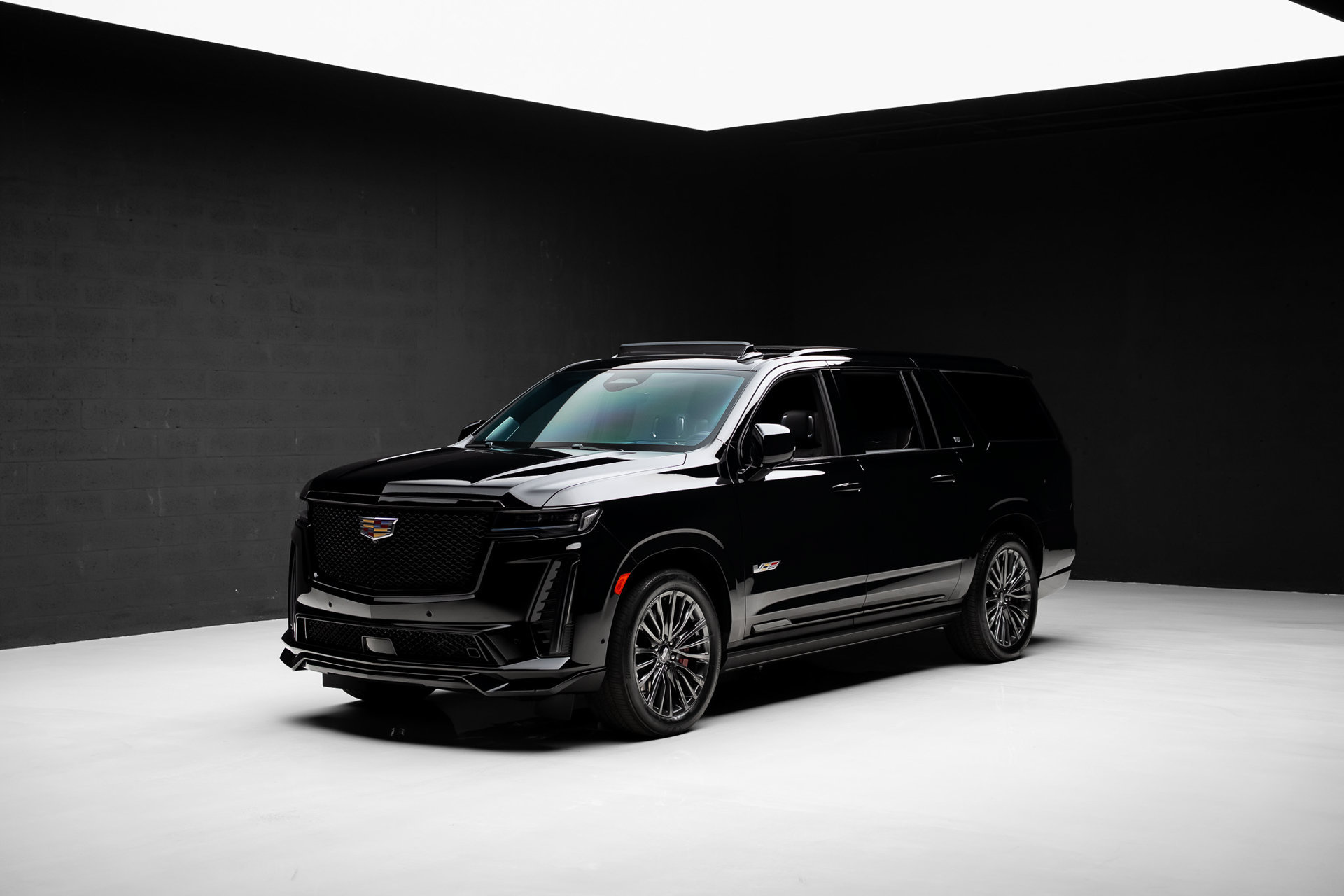 Used 2023 Cadillac Escalade ESV V AWD/4WD image 4