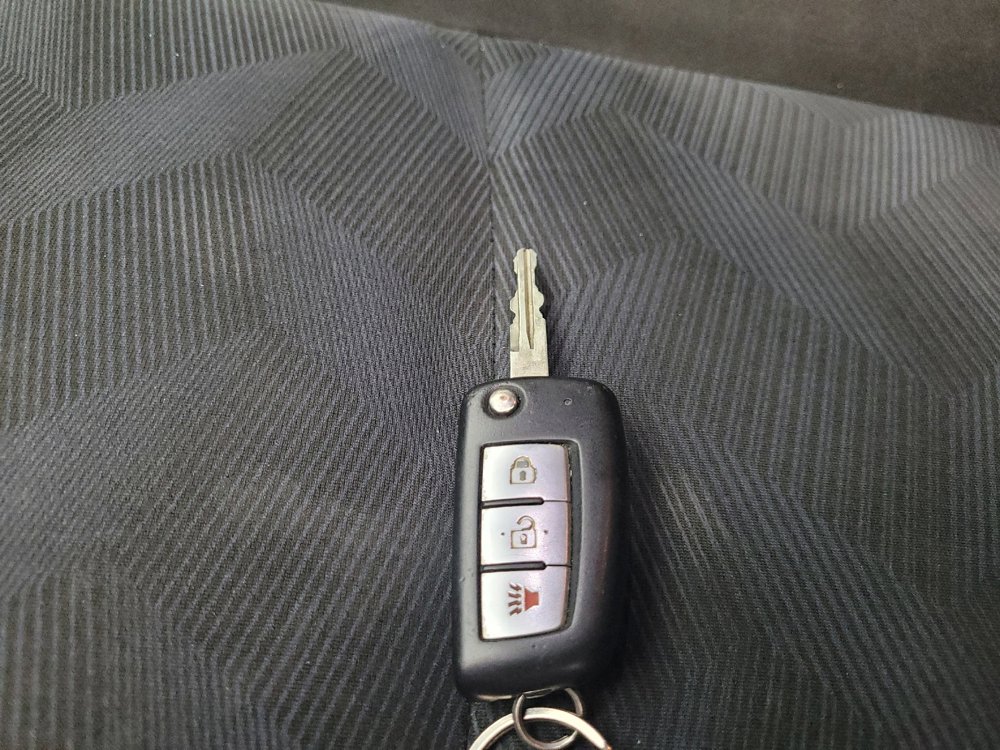 Used 2015 Nissan Rogue S AWD/4WD image 32