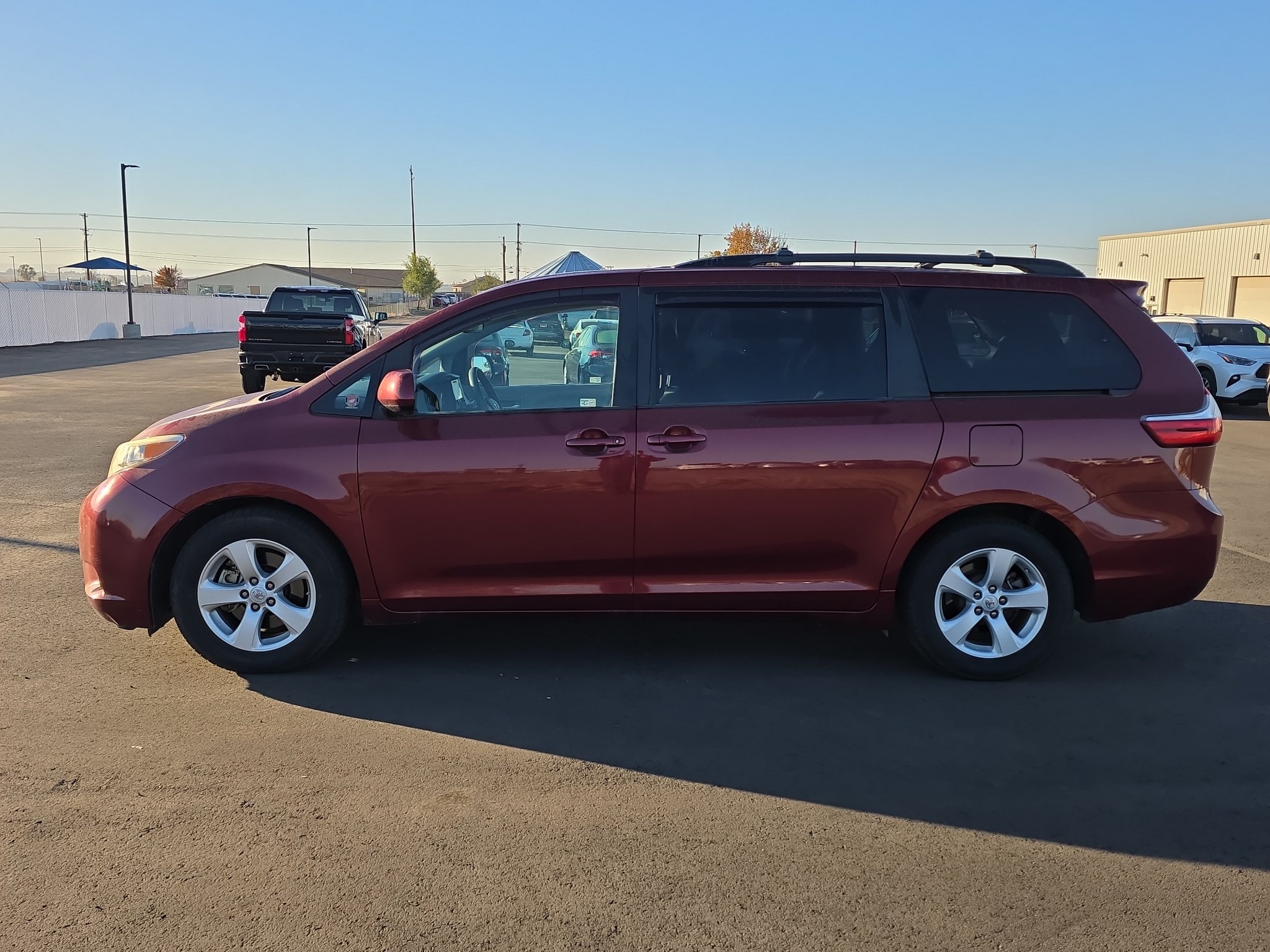 Used 2015 Toyota Sienna LE FWD image 4