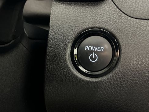 Used 2025 Toyota Camry SE image 34