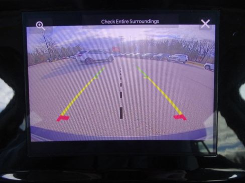 Used 2023 Jeep Grand Cherokee Laredo image 28