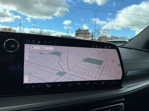 New 2026 Chevrolet Traverse LT image 25