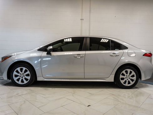Used 2022 Toyota Corolla LE image 31