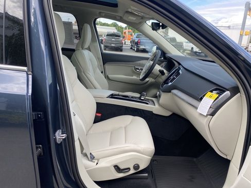 Used 2025 Volvo XC90 T8 Plus w/ Protection Package Premier image 44