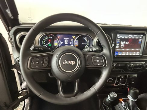Used 2023 Jeep Wrangler Unlimited w/ Dual Top Group AWD/4WD image 17
