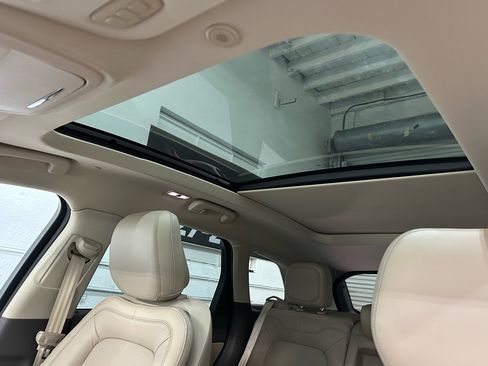 Used 2020 Lincoln Corsair FWD w/ Premium Package image 28