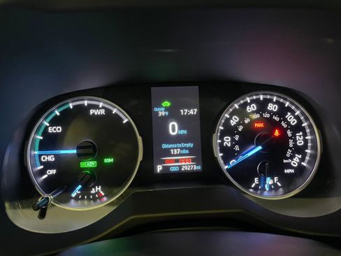 Used 2022 Toyota RAV4 SE w/ Convenience Package image 15