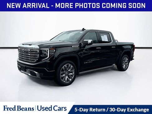 Used 2023 GMC Sierra 1500 Denali w/ Denali Reserve Package AWD/4WD image 3