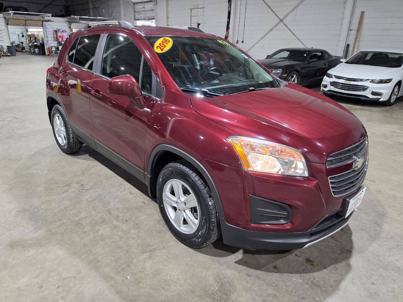 Used 2016 Chevrolet Trax LT w/ LT Convenience Package AWD/4WD image 16