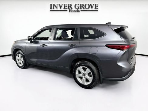 Used 2023 Toyota Highlander LE AWD/4WD image 7