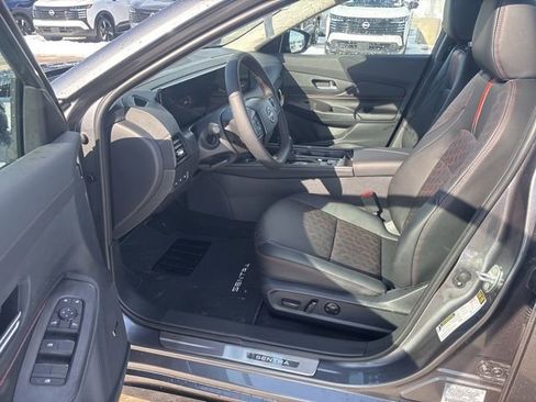 New 2026 Nissan Sentra SR w/ SR Premium Package FWD image 8
