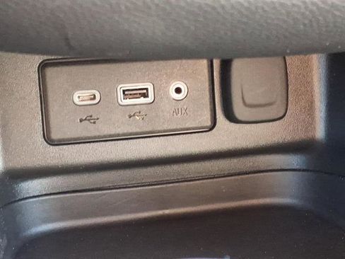 Used 2023 Chevrolet Equinox LT image 22