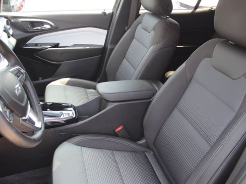 New 2026 Chevrolet Trax LT w/ Driver Confidence Package FWD image 11