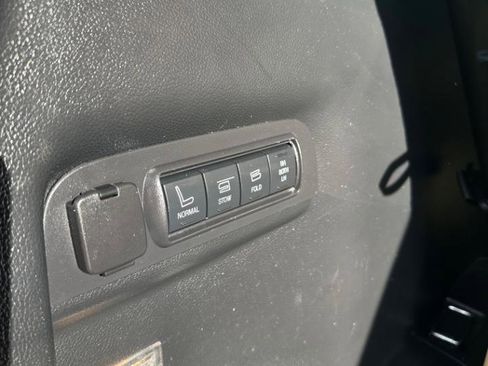 Used 2016 Ford Explorer Limited w/ Equipment Group 301A AWD/4WD image 22