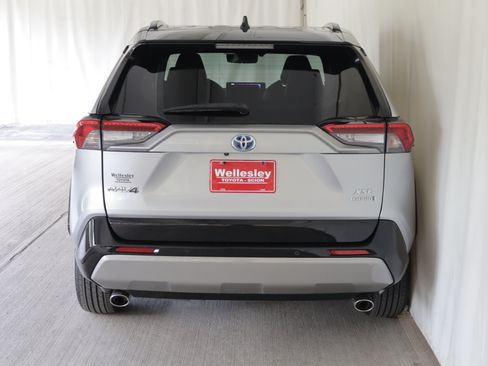 Used 2023 Toyota RAV4 XSE AWD/4WD image 27