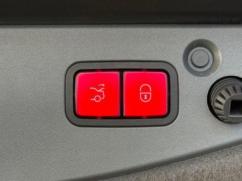 Used 2009 Mercedes-Benz SL 63 AMG image 43