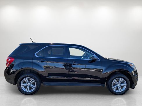 Used 2017 Chevrolet Equinox LS image 4
