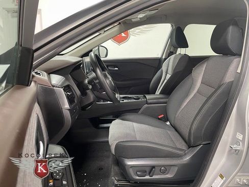 Used 2022 Nissan Rogue SV image 12