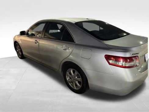 Used 2011 Toyota Camry LE image 9