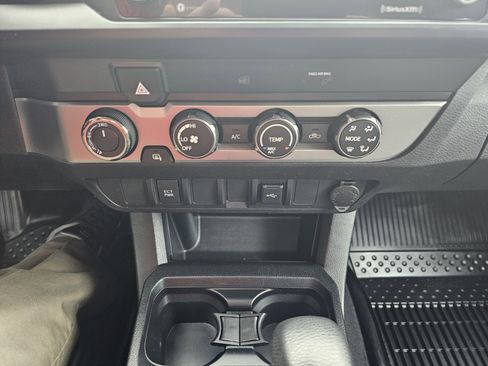 Certified 2020 Toyota Tacoma SR w/ SX Package image 21