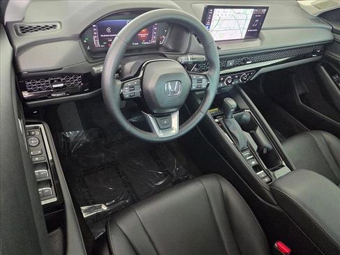 Used 2025 Honda Accord Touring image 10