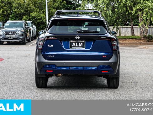 Used 2025 Nissan Kicks SR w/ SR Premium Package FWD image 12