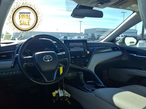 Used 2024 Toyota Camry SE image 10