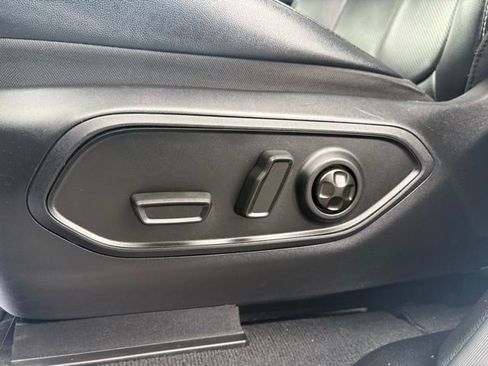 Used 2024 Jeep Grand Cherokee L Limited w/ Luxury Tech Group II image 29