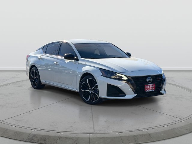 Certified 2023 Nissan Altima 2.5 SR FWD image 1