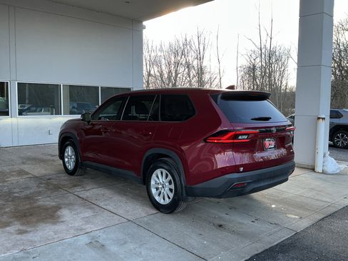 Certified 2024 Toyota Grand Highlander XLE image 19