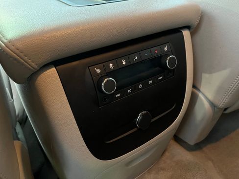 Used 2007 Chevrolet Tahoe LTZ w/ LTZ Preferred Equipment Group image 32