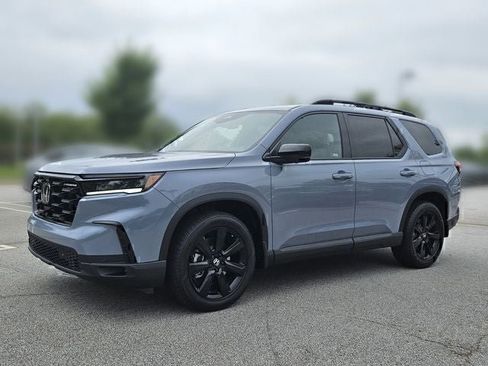 Used 2025 Honda Pilot Black Edition image 3