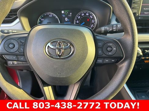 Used 2022 Toyota RAV4 XLE image 20