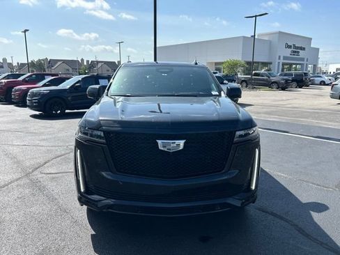Certified 2024 Cadillac Escalade Sport Platinum w/ LPO, ONYX Package AWD/4WD image 3