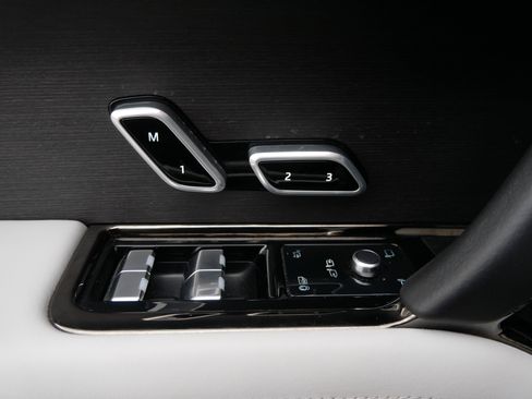 Used 2023 Land Rover Range Rover Sport SE image 8