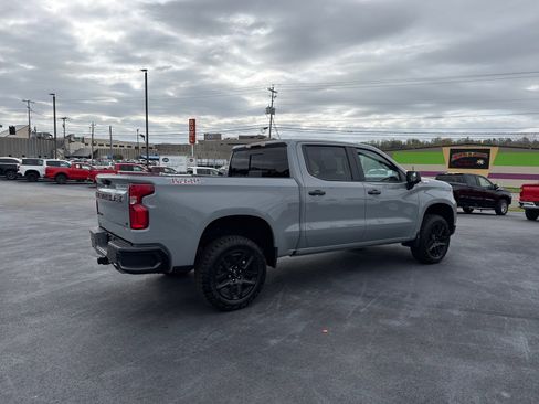 Used 2024 Chevrolet Silverado 1500 LT Trail Boss w/ Convenience Package II AWD/4WD image 3